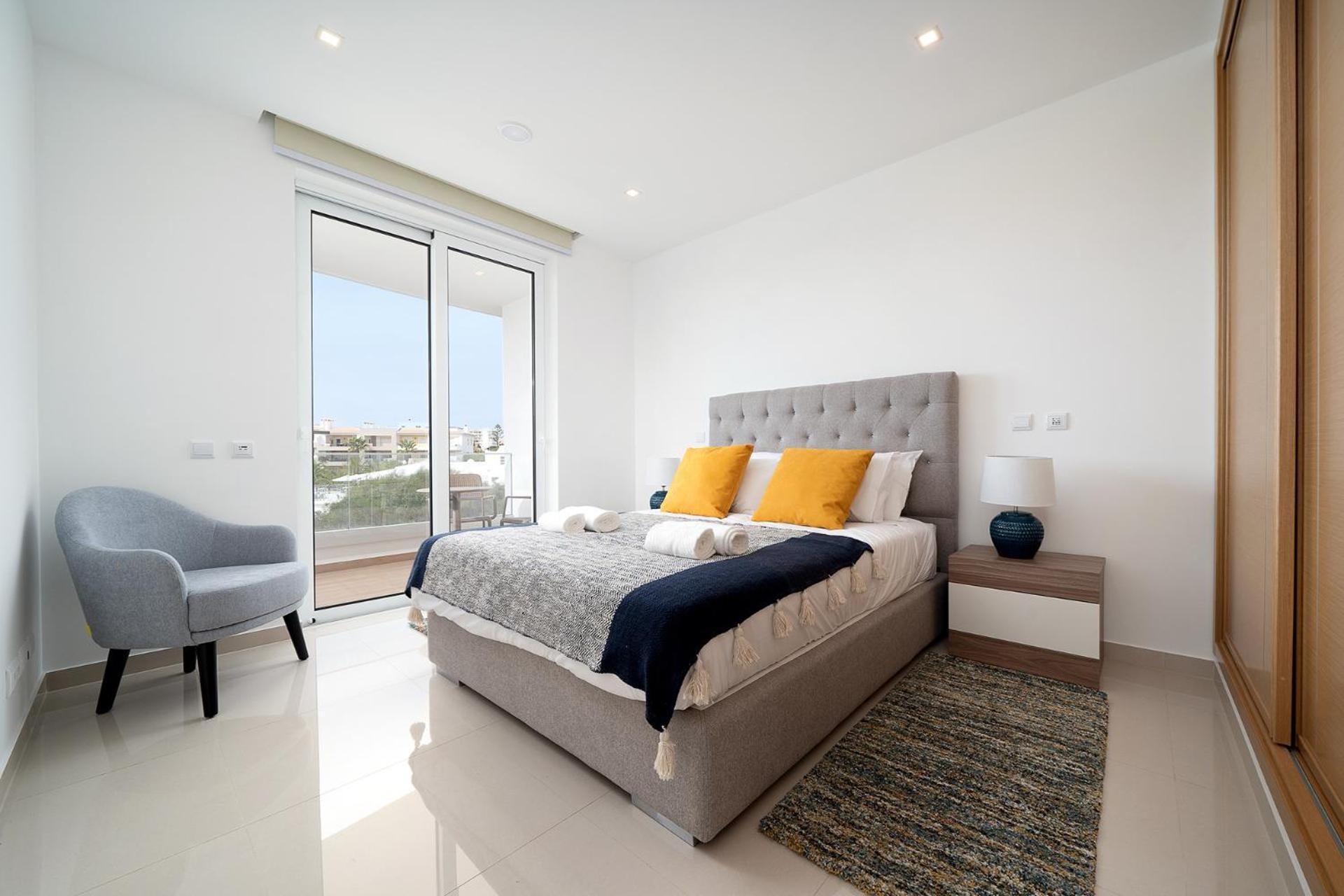 Apartment Design 3 With Pool By Homing *