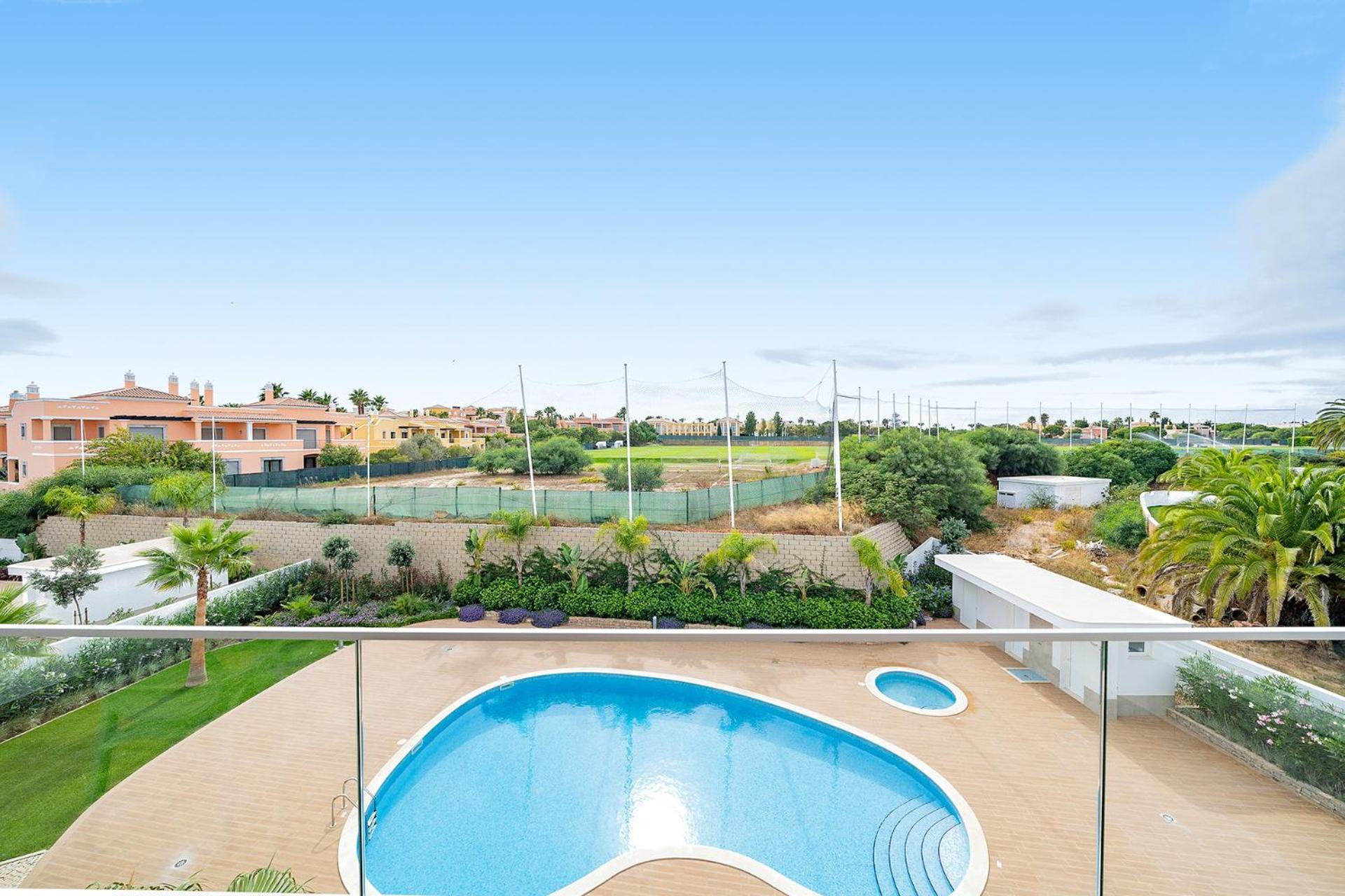 Design 3 With Pool By Homing Apartment *